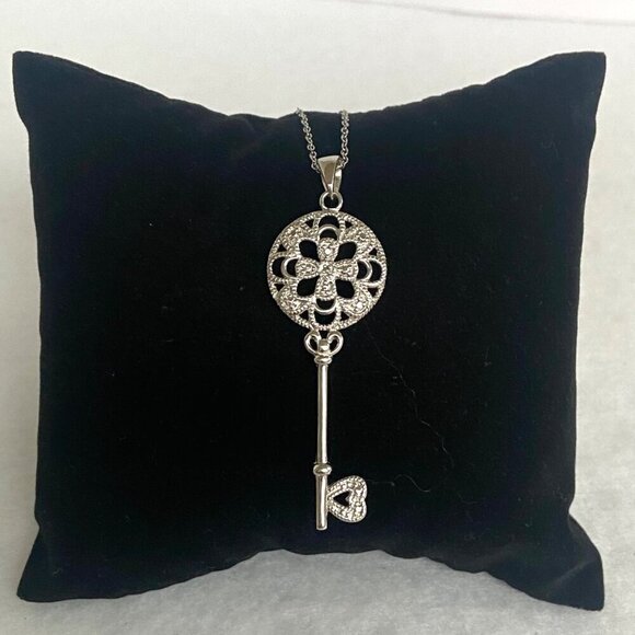 Sterling Silver 925 JCM Floral Filigree Diamond Heart Key Pendant Necklace 18" - Picture 3 of 16